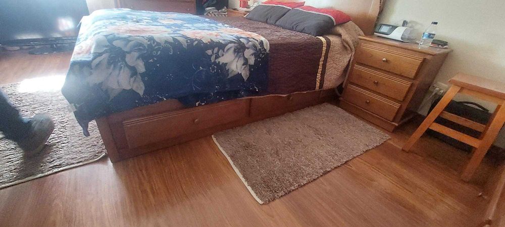 Quarto em castanho