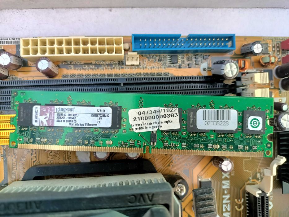Материнська плата Asus M2N-MX SE Плюс модуль оперативної пам'яті Kingston ValueRAM