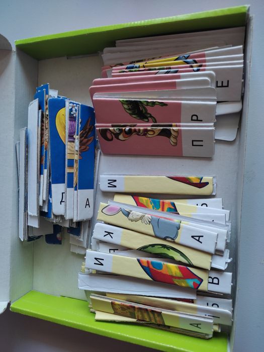 Розвиваючі настільні ігри,пазли.