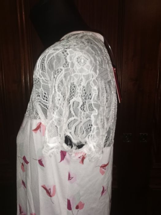 T-shirt rendada nova tamanho S