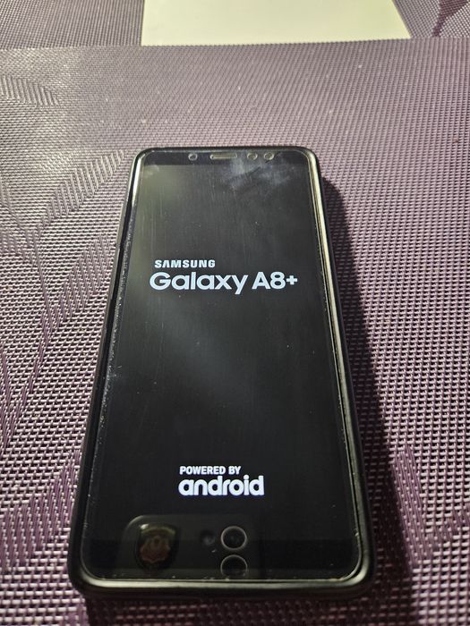 Продам телефон Samsung A8+
