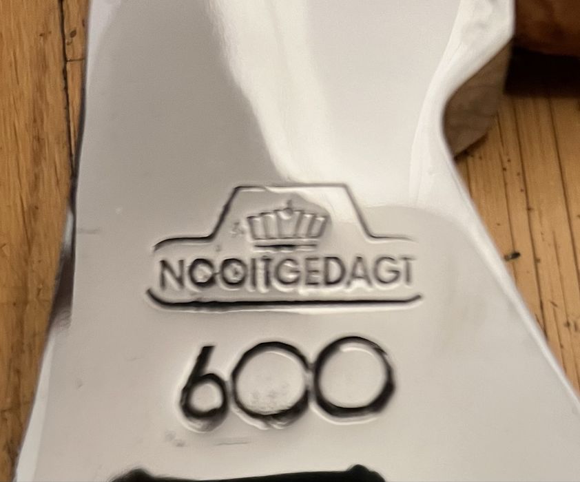 Топор сокира голландського бренду.