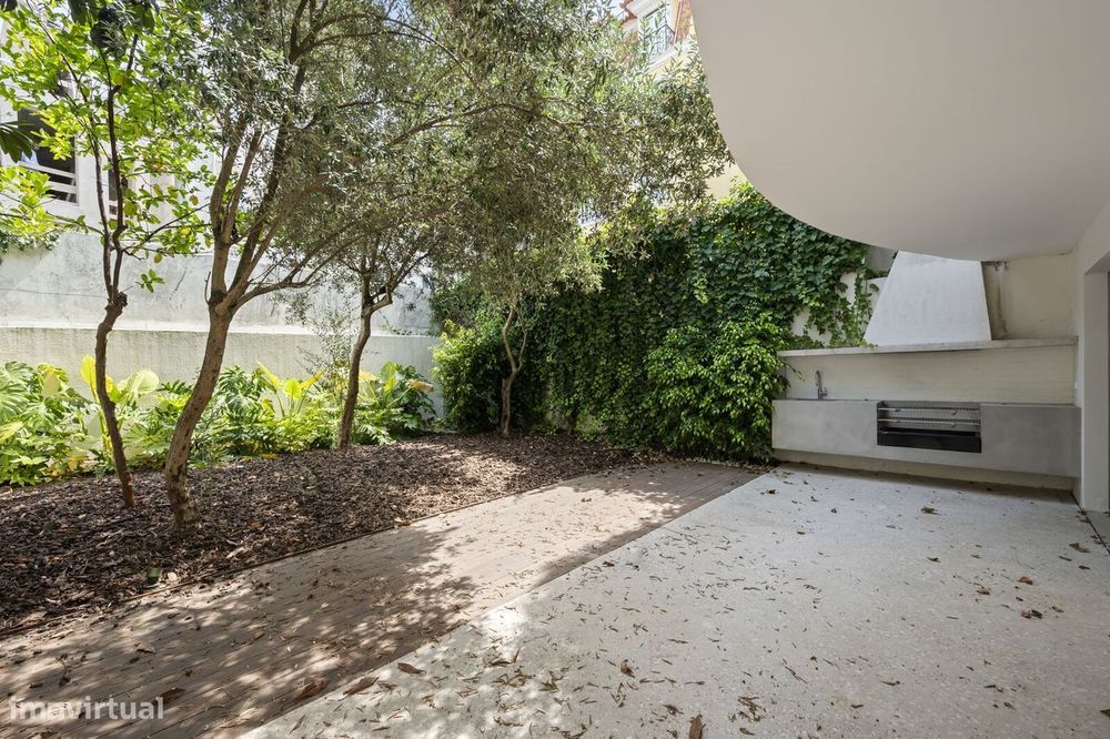 Moradia T4 com jardim, Lapa, Lisboa
