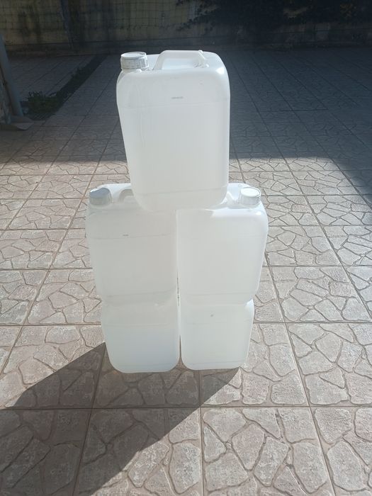 Garrafões de 10L em plástico