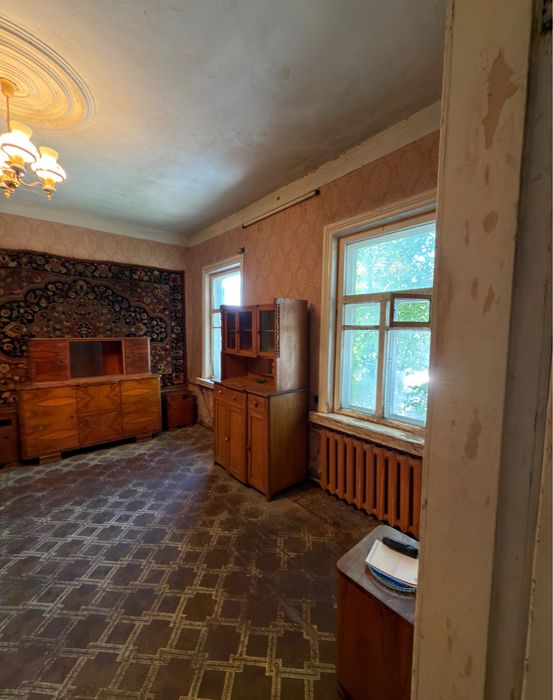 Продаж частини будинку з ділянкою в центрі Чернігова (вул. Київська)