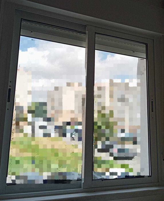 Janelas vidro duplo em aluminio lacado a branco