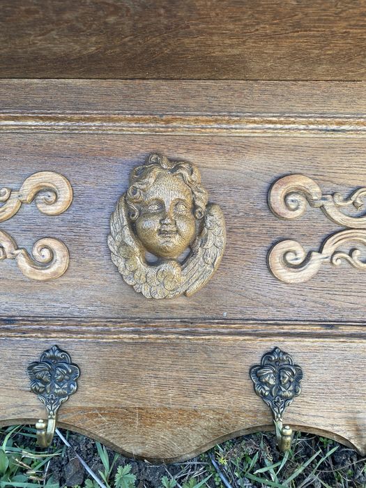 Вешалка дубовая Франция