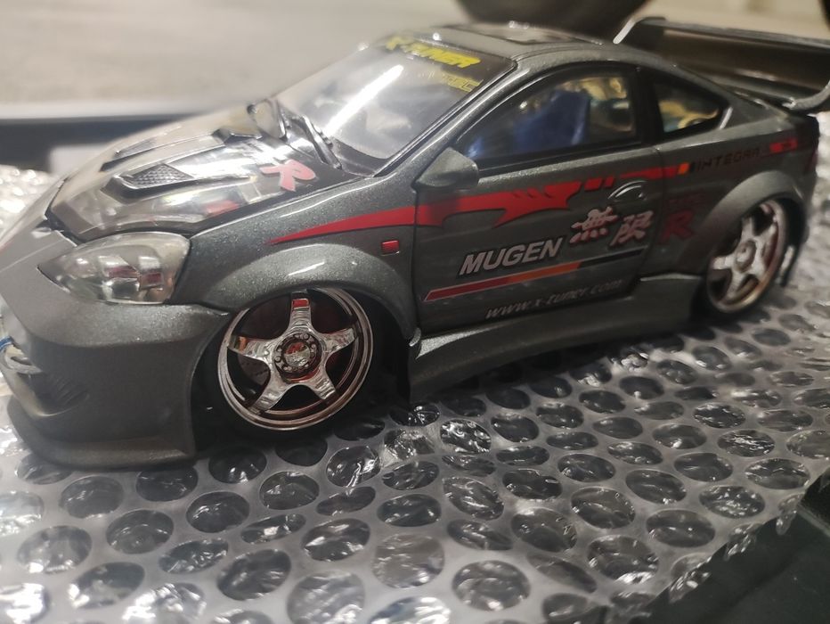 Honda/Acura Integra DC5 1/24 - Kentoys