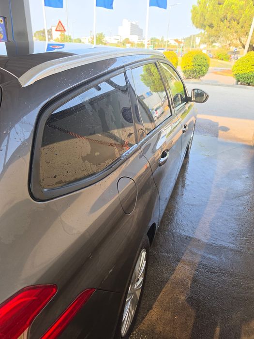 Vende-se Peugeot 308 SW 1.2 PureTech a gasolina (ano 2016)