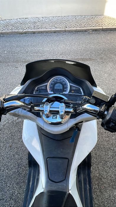 Pcx  vendo ou troco em carro