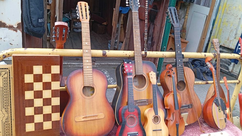 гітари,укулеле ін музінструмент