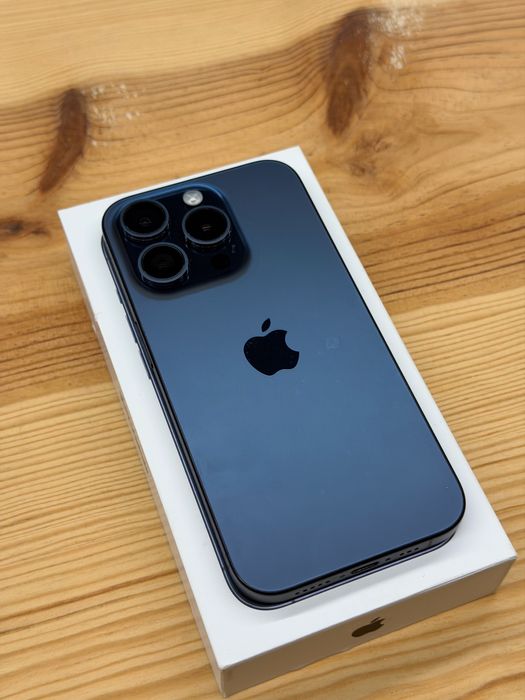 iPhone 15 Pro Titânio Azul 256GB – Excelente Estado