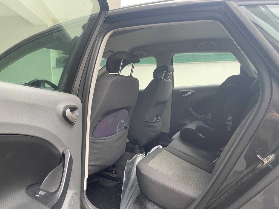 Seat Ibiza ST, em bom estado.