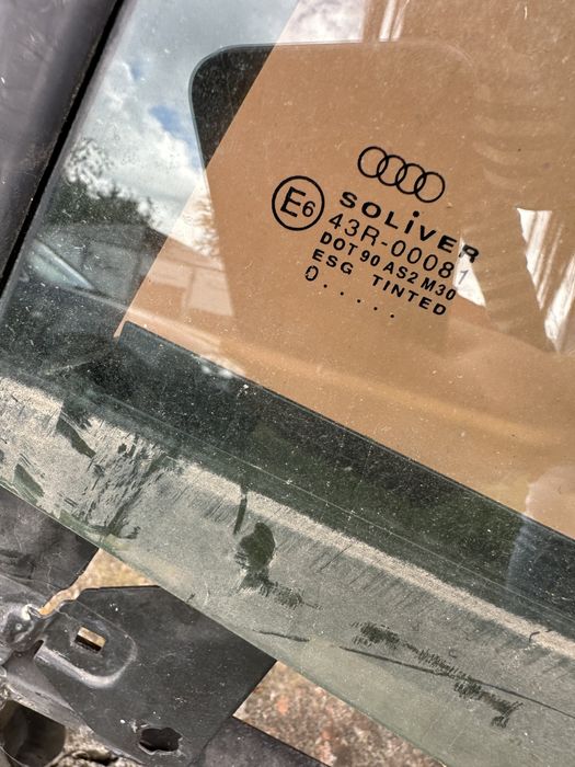 Рамки audi з стьоклами