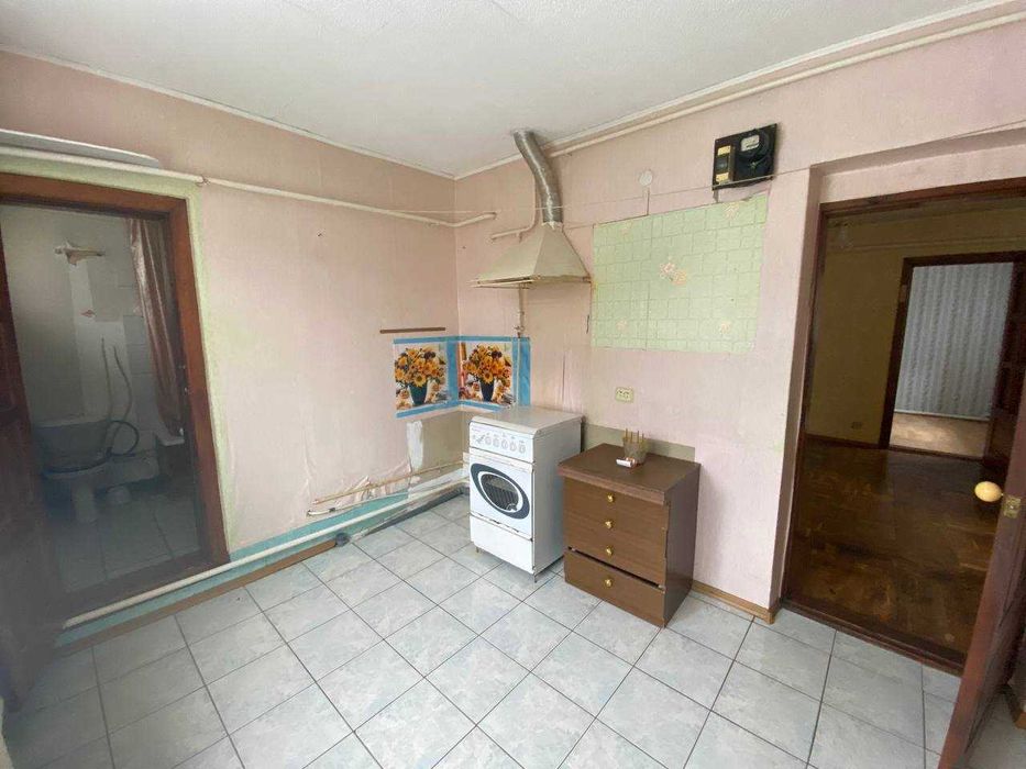 Цегляний будинок з гаражем, 6 соток, в районі Казбету