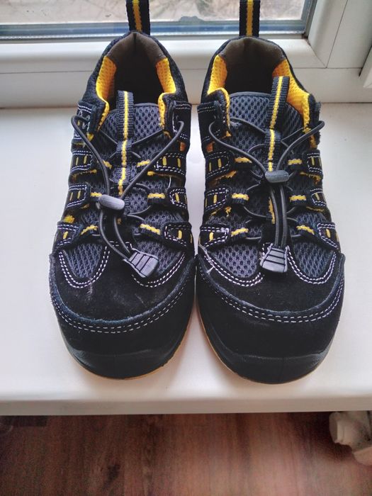 Продам  робочі  ботинки