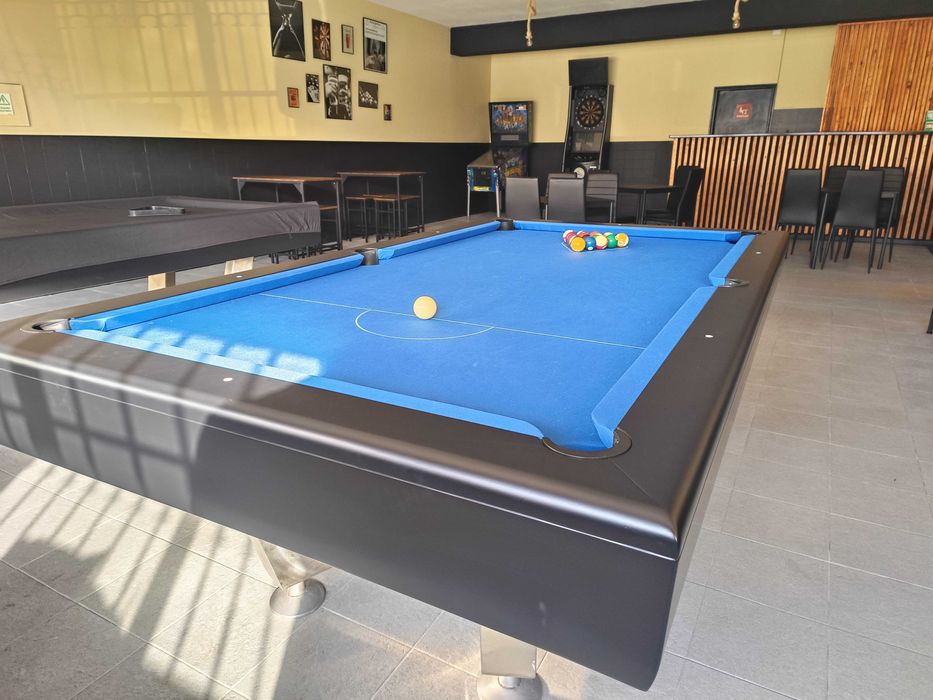 Café/Restaurante grande em funcionamento