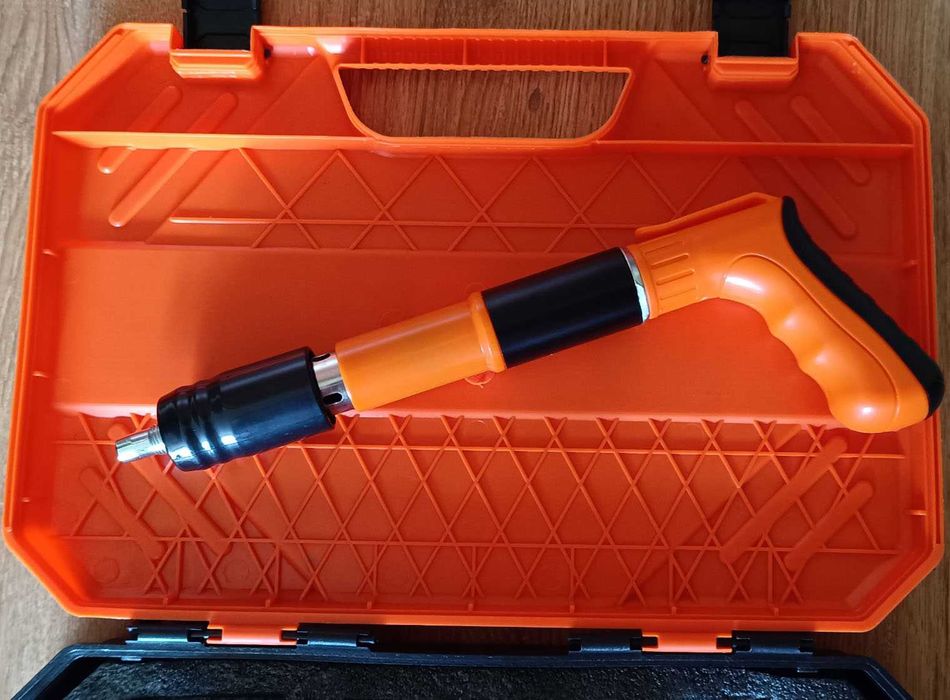 Pistolet do gwoździ ręczny mini nit Nailgun długość 27 mm + 99 gwoździami