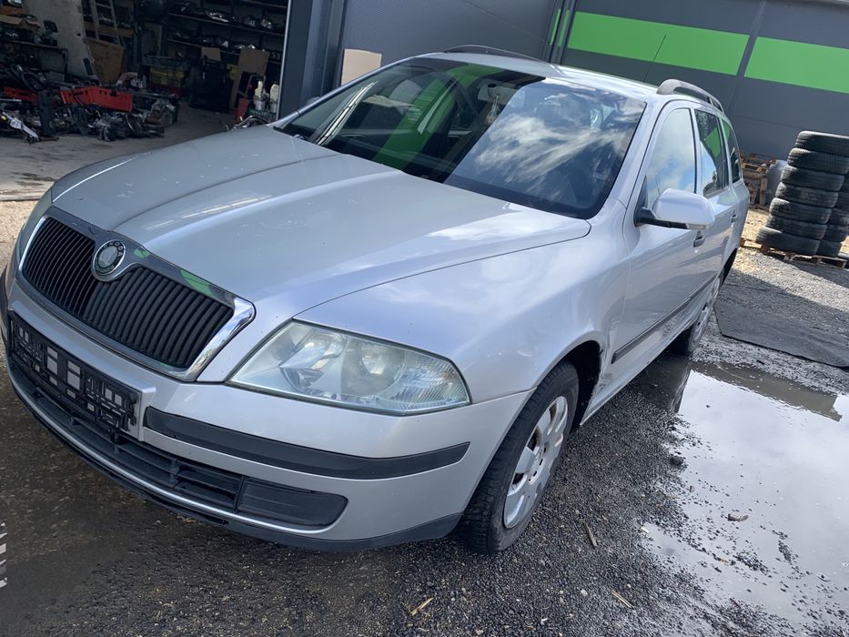 Skoda Octavia II 2 kombi 1.9 TDI BXE silnik skrzynia maska zderzak lampa drzwi klapa bagażnika 9102