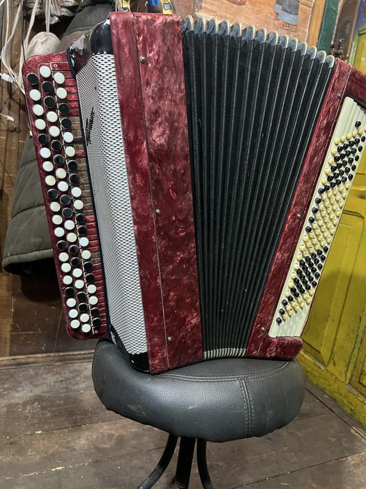 Баян    Тульский