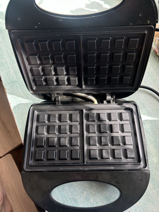 Вафельниця esperanza