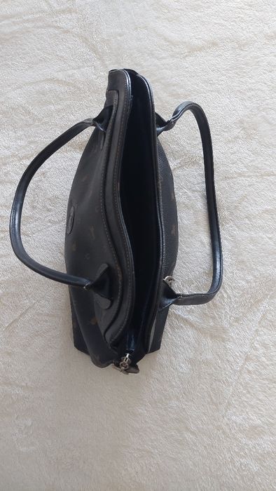 Mala preta da marca Cavalinho