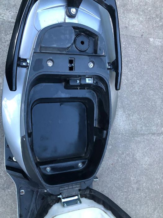 Продам електроскутер Jenye Ares 2000w в хорошому стані