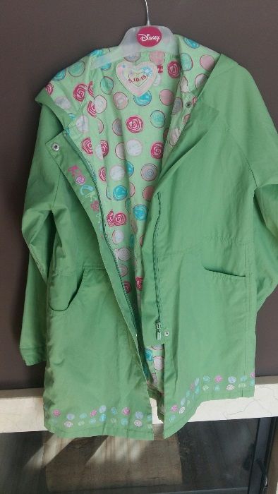 Super płaszczyk dla dziewczynki r.146