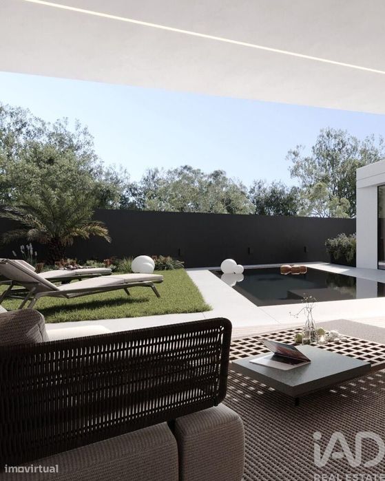 Casa / Villa T4 em Milheirós de 485,00 m2