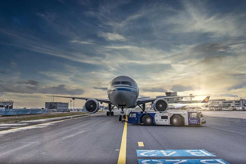 Transport na lotnisko - Airport Transfer - Przewóz osób lotnisko