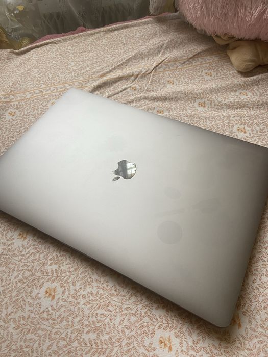 MacBook Pro 16 2019