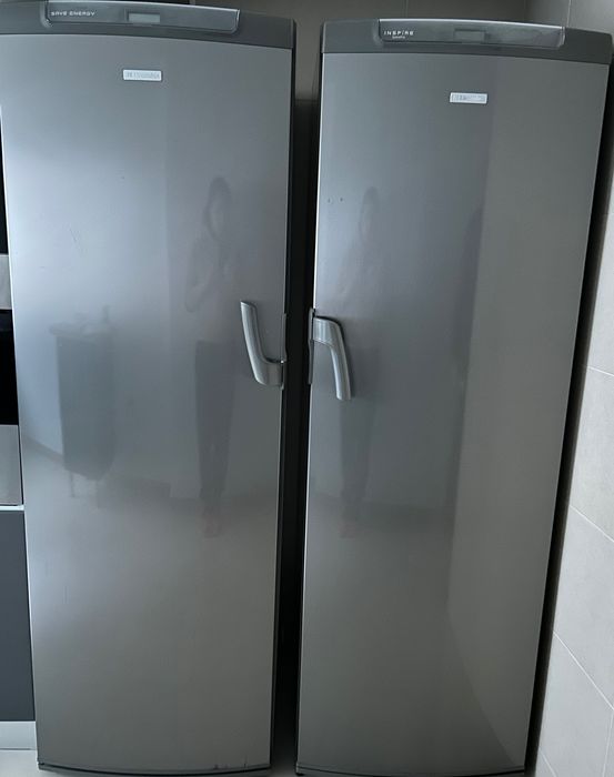 Frigorífico e arca vertical Electrolux