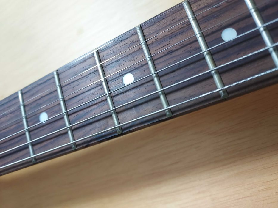 Guitarra eletrica tipo Jackson/Ibanez com Floyd Rose
