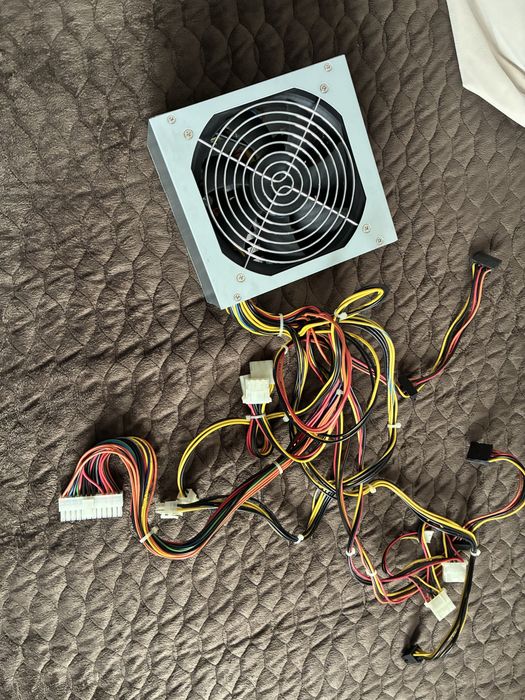 Zestaw quad q9300, 6GB RAM ddr2, radeon 4850, Seasonic 400W, 160gb HDD