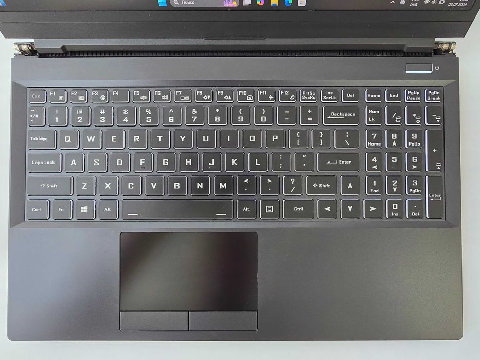 Ноутбук Clevo 15 i7 10875H/RTX 2080 Super/RAM 16GB/SSD 256GB/144Hz