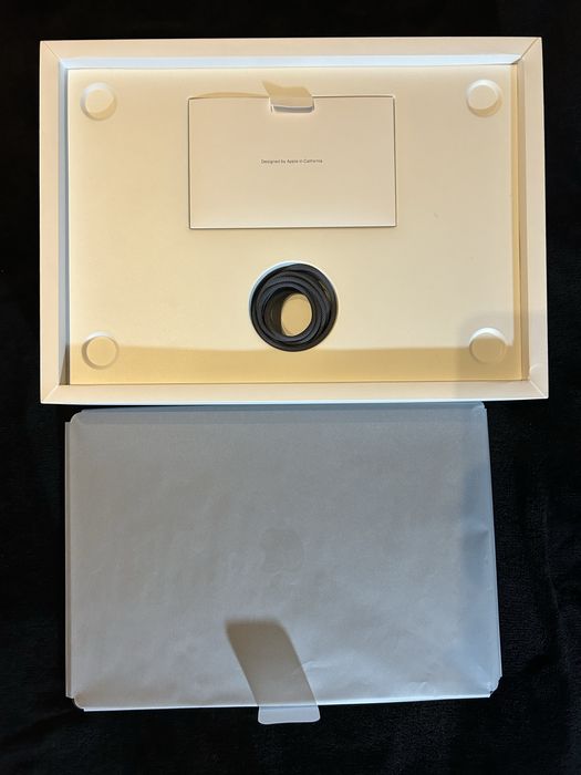 Apple MacBook Air 15” M3 (2024) — 16GB RAM / 256GB SSD