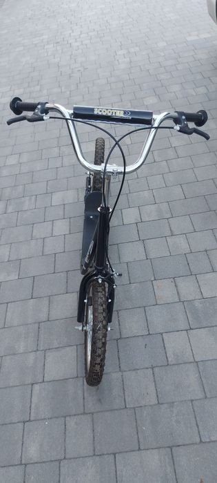 Hulajnoga scooter.