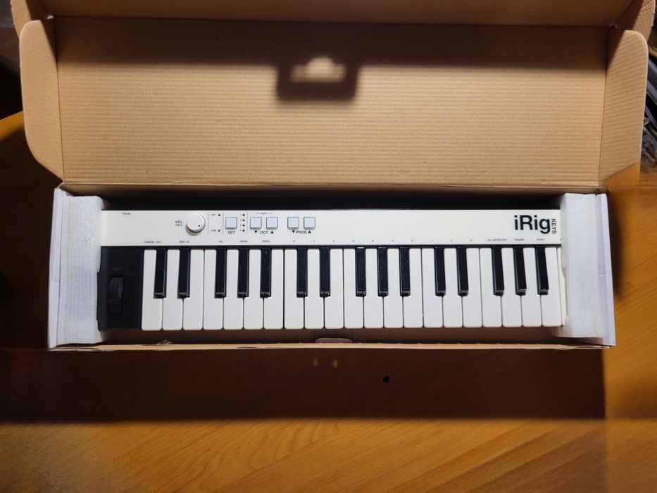 MIDI-клавіатура IK Multimedia iRig Keys