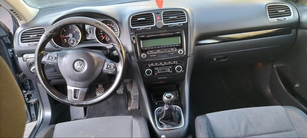 Vw golf Tdi 2011 com livros de revisão em dia