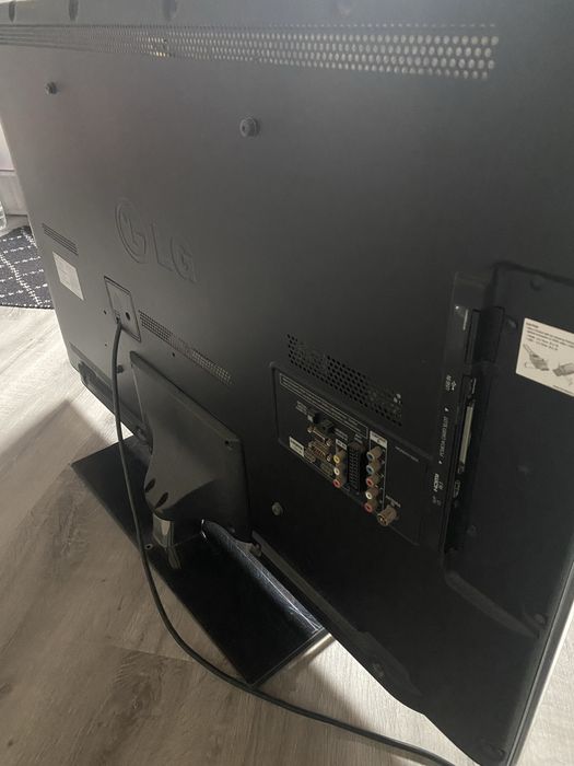 Tv LG com comando 110 cm