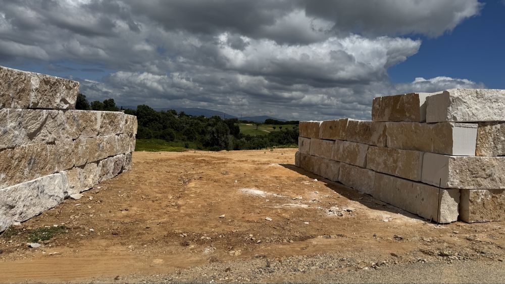 Calcada e muris pedra