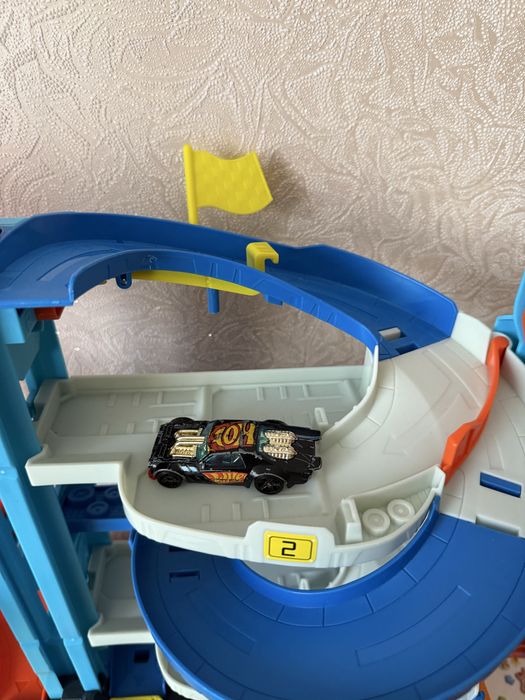 Хот Вілс Супервежа для гонок Hot Wheels City Transforming Race Tower