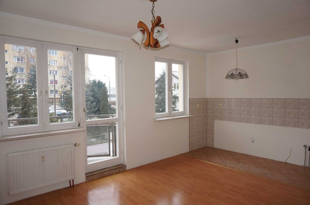 Kawalerka 1 piętro Piaski niski blok z 2000r.