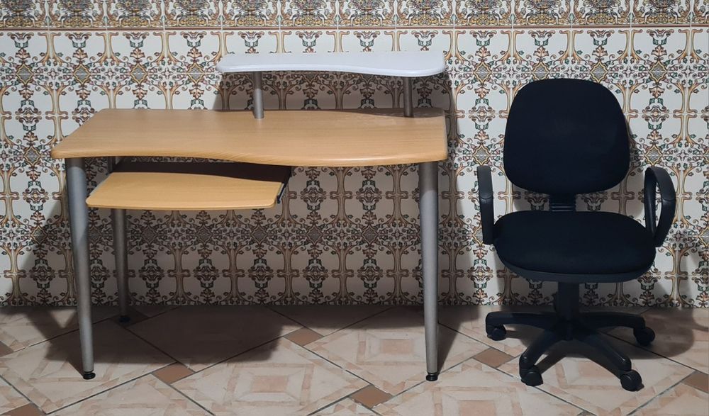 Conjunto de Secretaria e cadeira