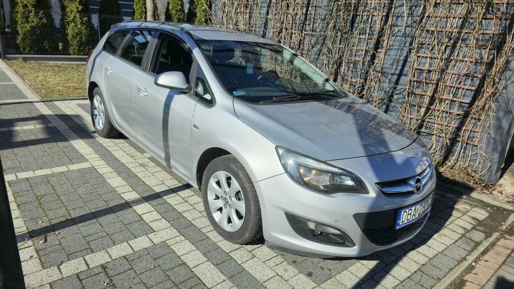 Opel Astra 1.4 Turbo Gaz po dużym przeglądzie 2014r