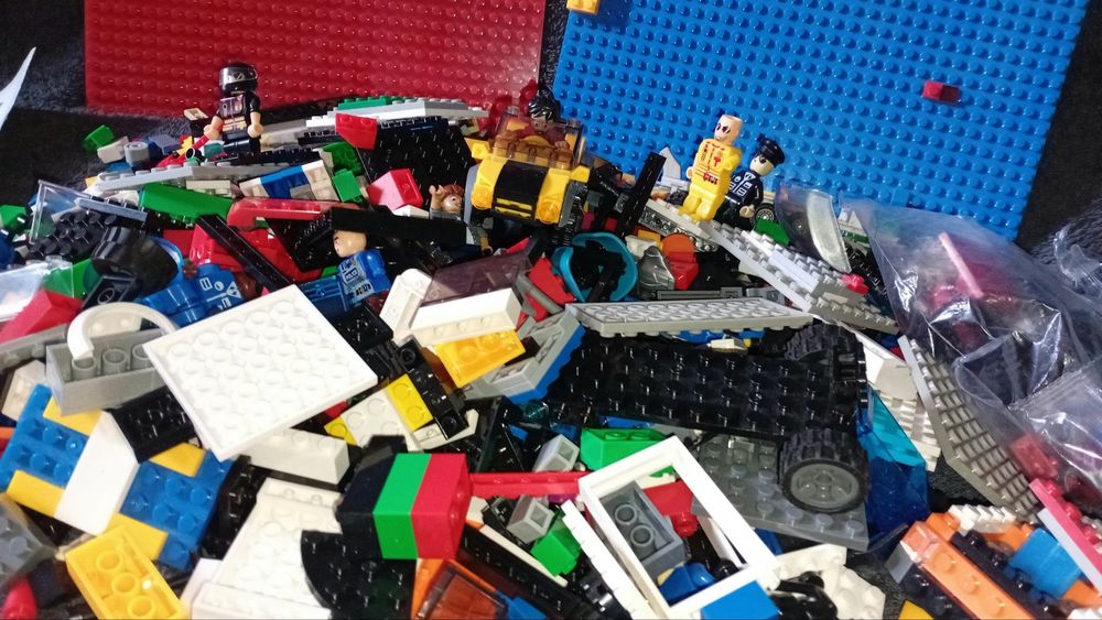 Конструктор аналог LEGO великий лот + пластини + фігурки