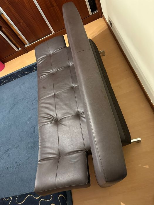 Sofá 4 lugares  ,converte em cama