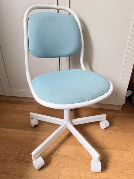 Dwa foteliki dzięcięce krzesła obrotowe Ikea Vimund Orfjall