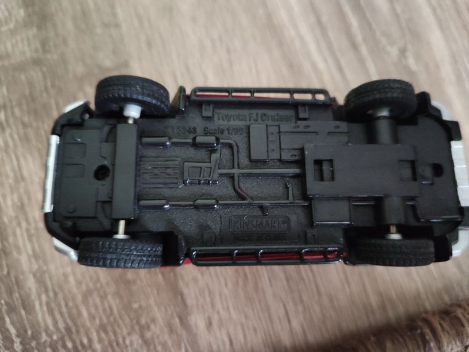 Машинка Toyota FJ Cruiser
