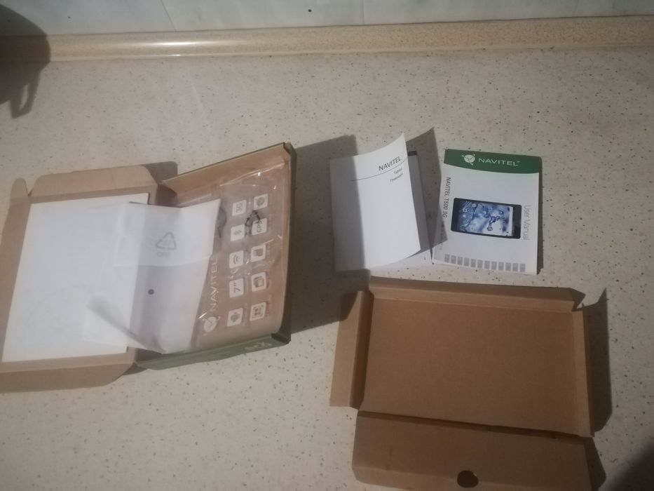 Pudełko od tablet navitel t500 3g